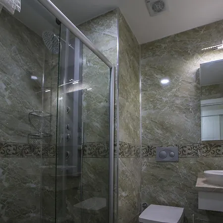Clementin Suits Apartahotel