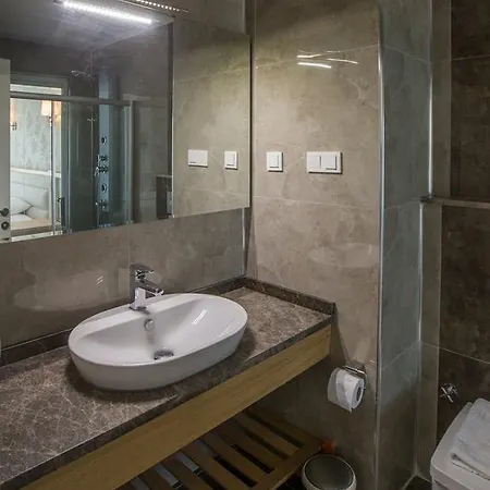 Clementin Suits Apartahotel