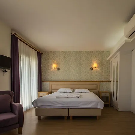Clementin Suits Apartahotel