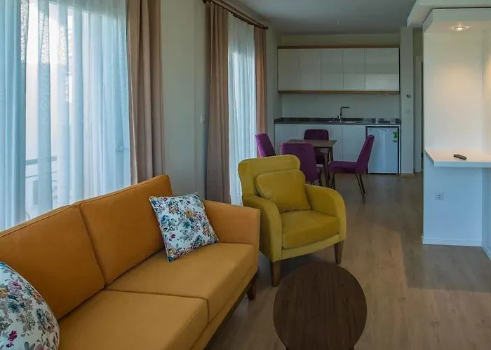 Clementin Suits Apartahotel