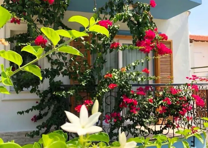 Apartahotel Clementin Suits 3*