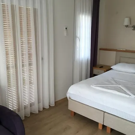 Clementin Suits Aparthotel Siğacık