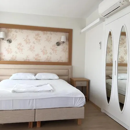 Clementin Suits Hotel apartamentowy 3*