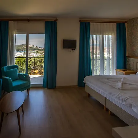 Hotel apartamentowy Clementin Suits