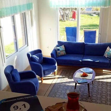 Hotel apartamentowy Clementin Suits