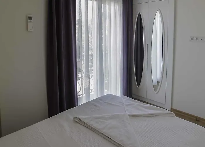 Clementin Suits Hotel apartamentowy 3*