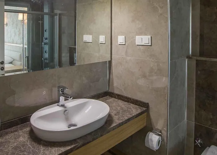 Clementin Suits Hotel apartamentowy 3*