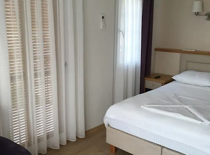 Clementin Suits Hotel apartamentowy Siğacık