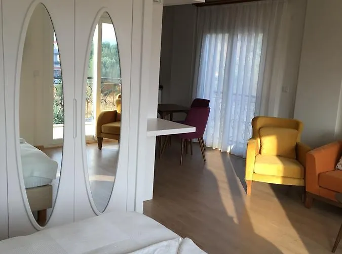 Clementin Suits Aparthotel Siğacık