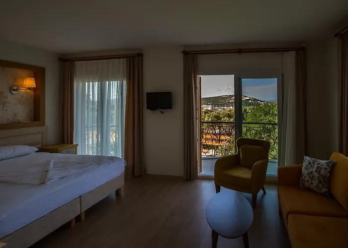 Clementin Suits Siğacık