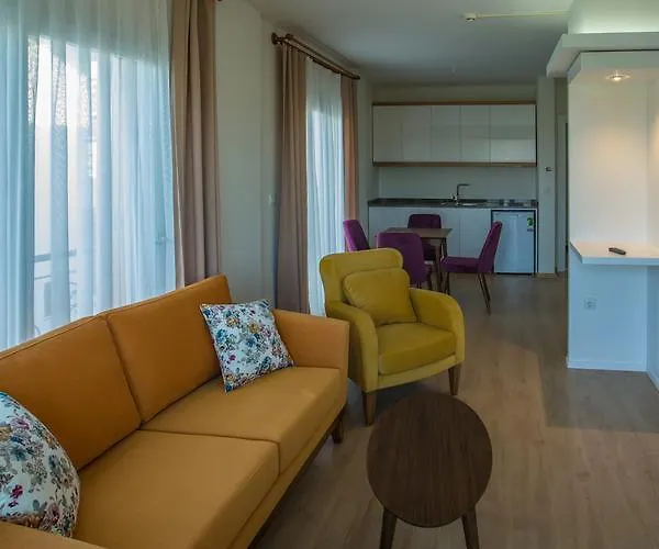 Clementin Suits Aparthotel 3*